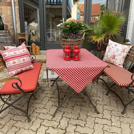 Gaestehaus Sellemols Ferienwohnung Korbmacher Heuchelheim-Klingen Bagian luar foto