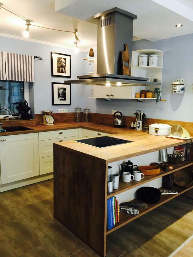 Gaestehaus Sellemols Ferienwohnung Korbmacher Heuchelheim-Klingen Bagian luar foto